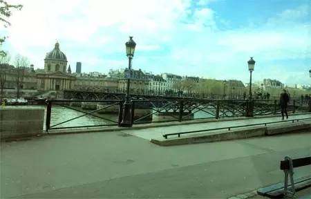 巴黎古监狱与旧书摊