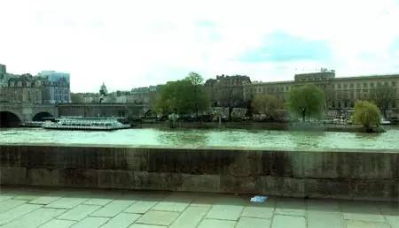 塞纳河岸旧书摊