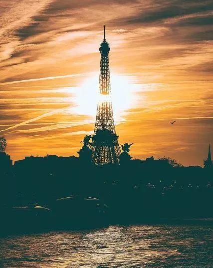 艾菲尔铁塔夜景