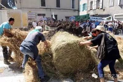 公路上腾起烽烟