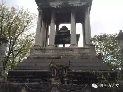 德米多夫伯爵夫人——廊柱圣殿般的墓穴