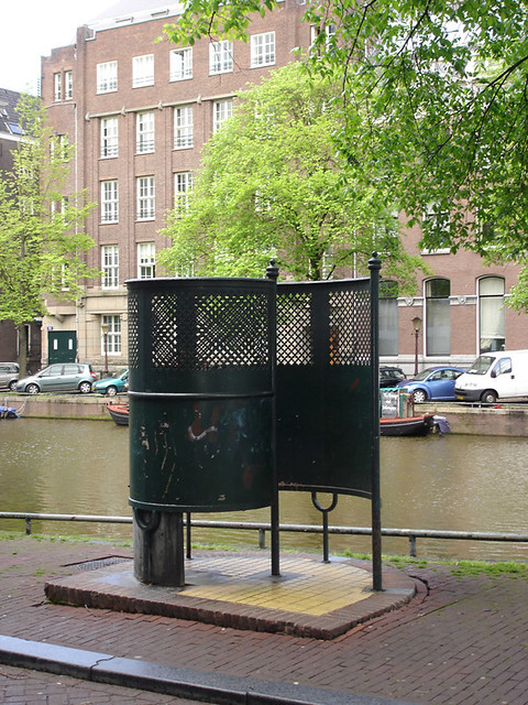 旧式公共小便池历史图片