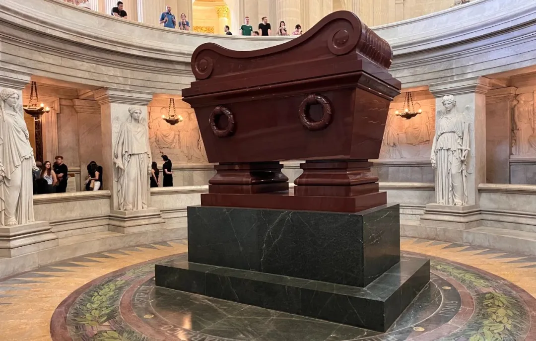 荣军院巴黎漫步——大炮兔子与拿破仑陵墓