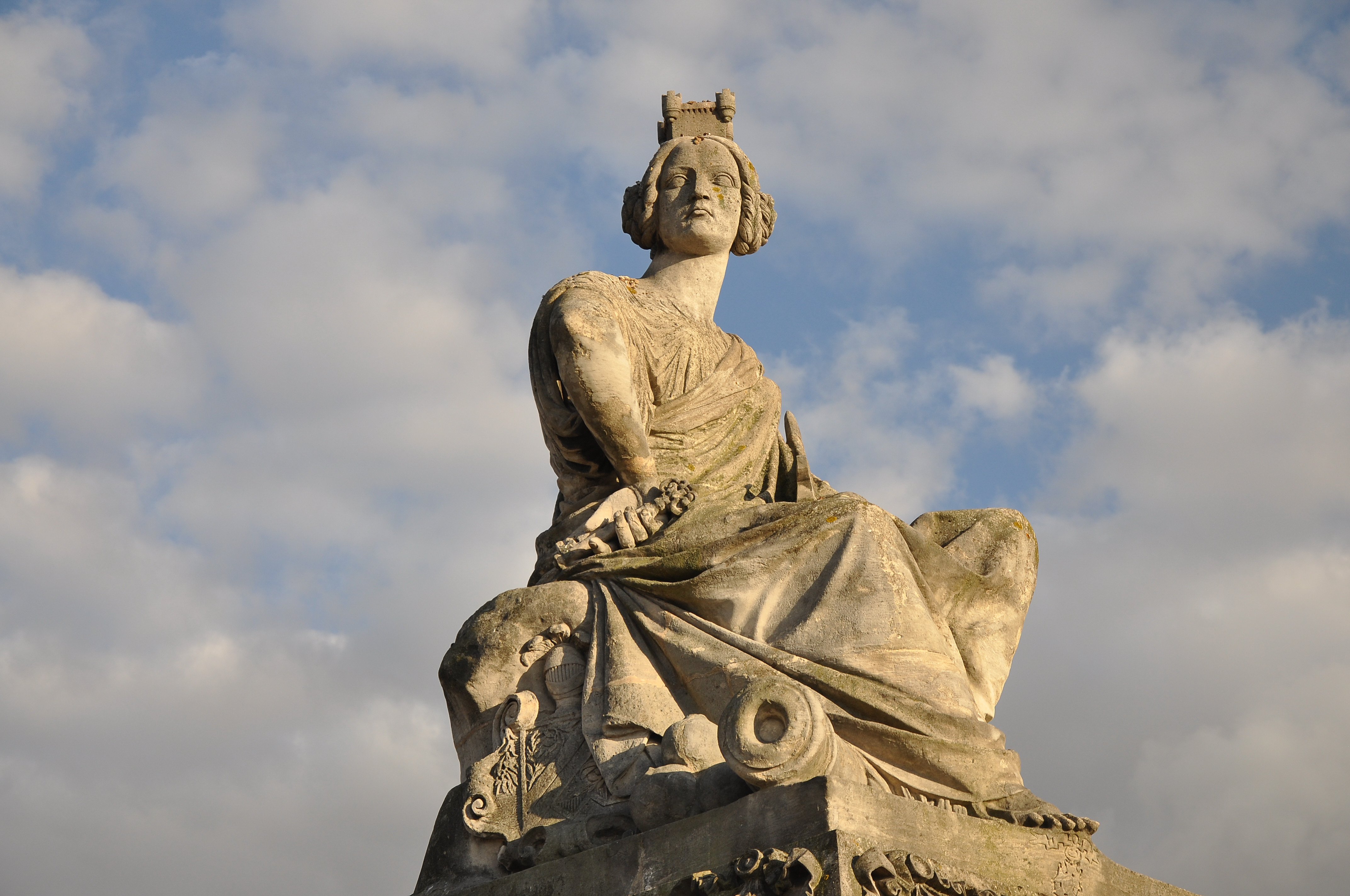 协和广场上的斯特拉斯堡雕像