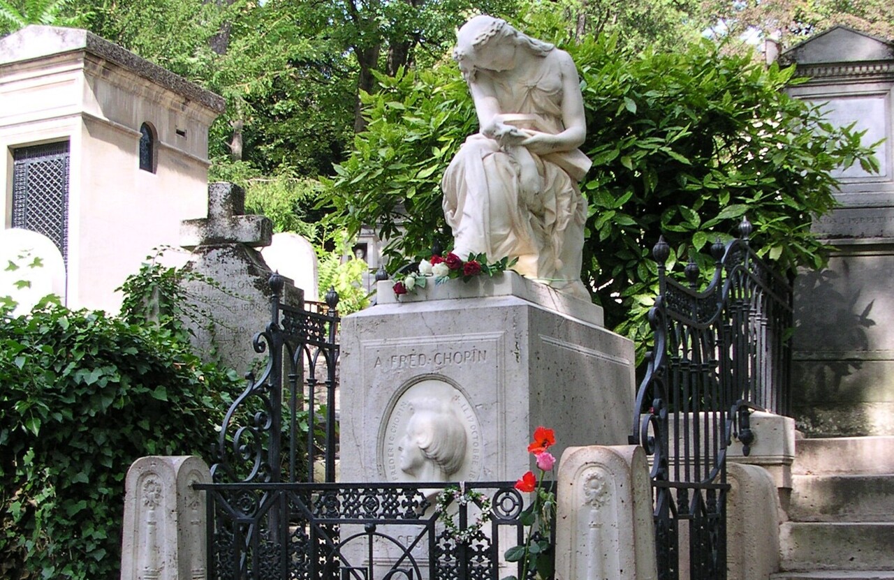 肖邦墓·哭泣的缪斯女神