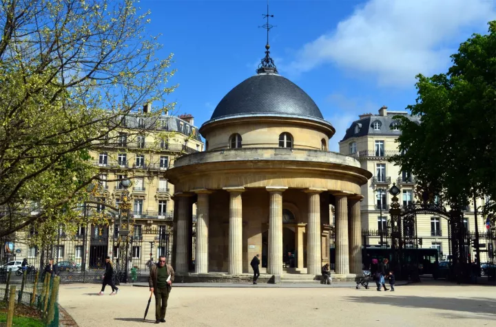 蒙梭公园圆形门廊